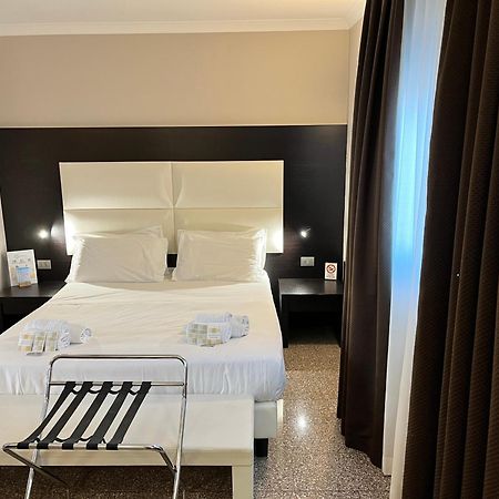 Eh Suites Rome Airport Euro House Hotels Ф'юмічіно Екстер'єр фото