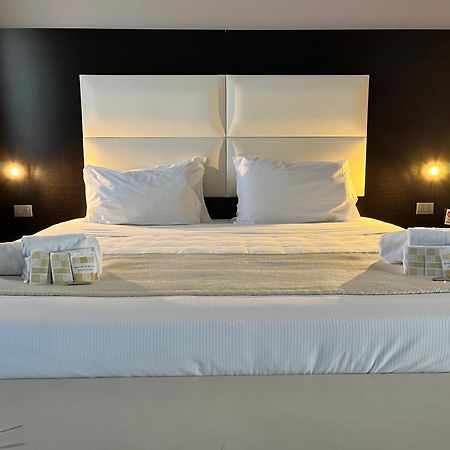 Eh Suites Rome Airport Euro House Hotels Ф'юмічіно Екстер'єр фото