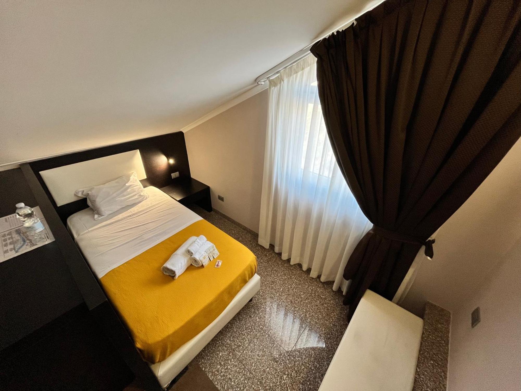Eh Suites Rome Airport Euro House Hotels Ф'юмічіно Екстер'єр фото