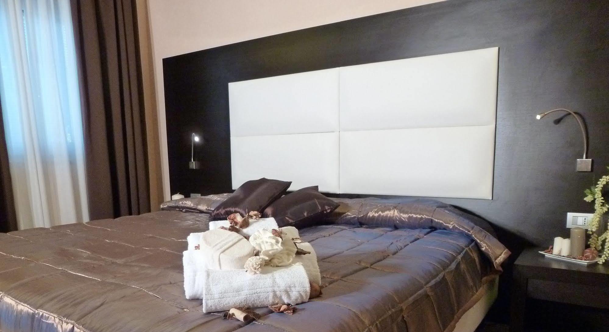 Eh Suites Rome Airport Euro House Hotels Ф'юмічіно Екстер'єр фото